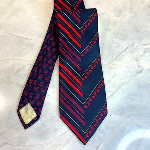 Vintage Lanvin tie in rich blues and reds 100% silk